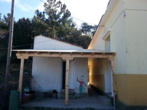 Grundschule Spendenprojekt Kindertoiletten Neue Türe und Überdachung