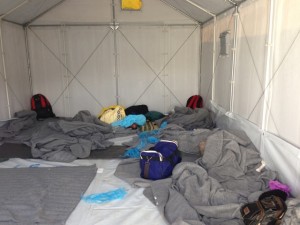 Lesbos Flüchtlingsunterkünfte Container Innenansicht